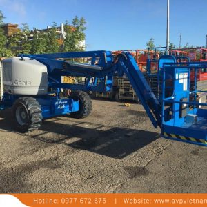 Xe nâng người làm việc trên độ cao 16 mét