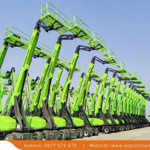 Xe nâng người làm việc ở trên cao 20 mét