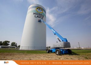 Xe nâng người làm việc trên cao 30 mét