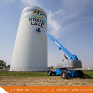 Xe nâng người làm việc trên cao 30 mét