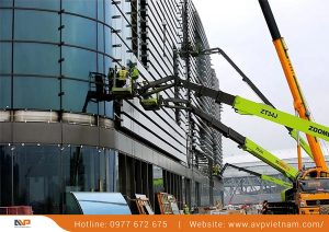 Xe nâng người làm việc ở trên cao 34 mét